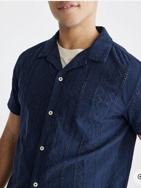 Aeropostale Mens Medium Button Up Navy Geometric Textured Shirt Cotton Pocket